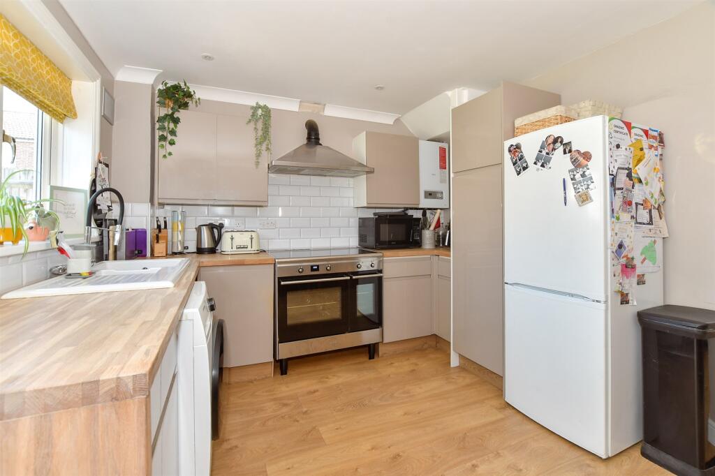 Kitchen/Dining Area