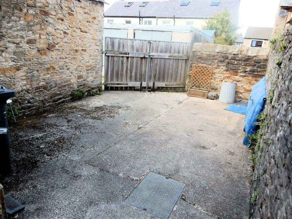 yard.jpg