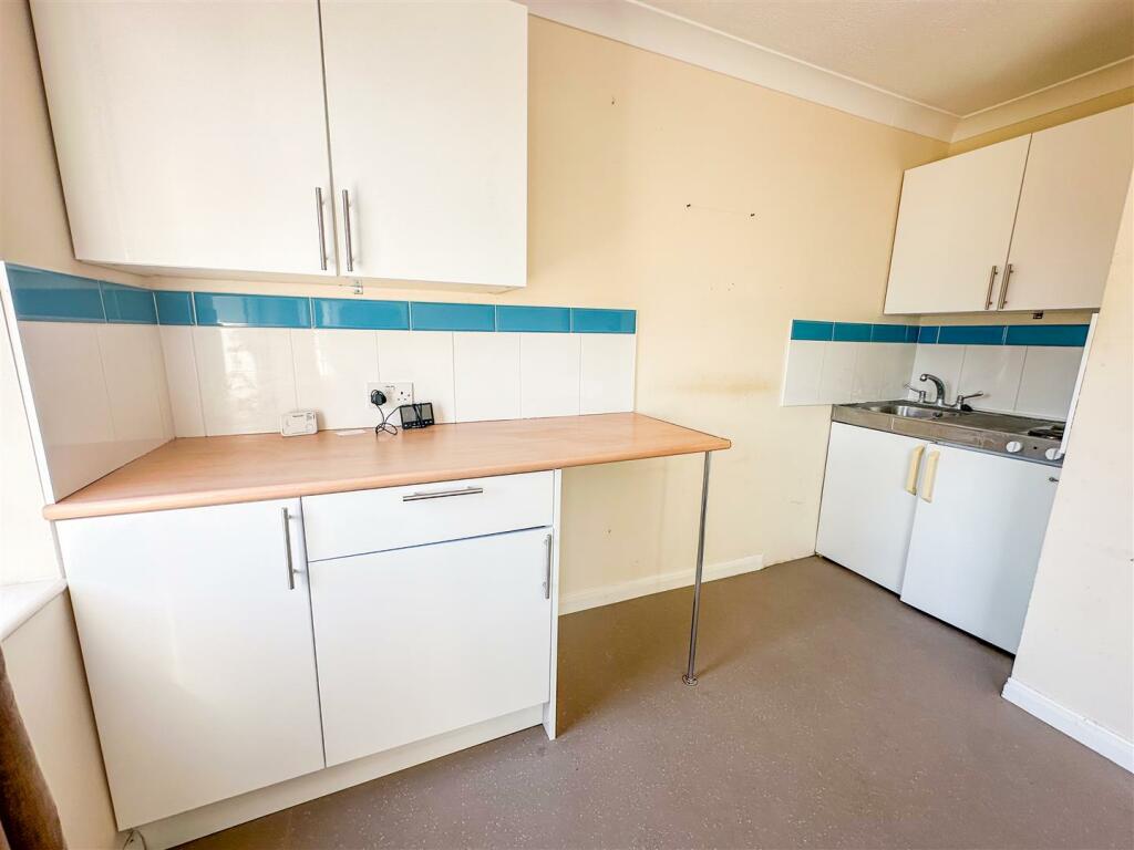 KITCHENETTE AREA VIEW