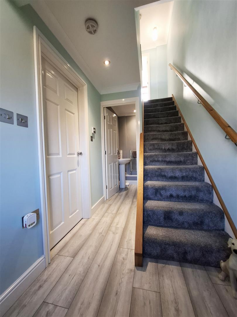 Bottom of stairsbd.png