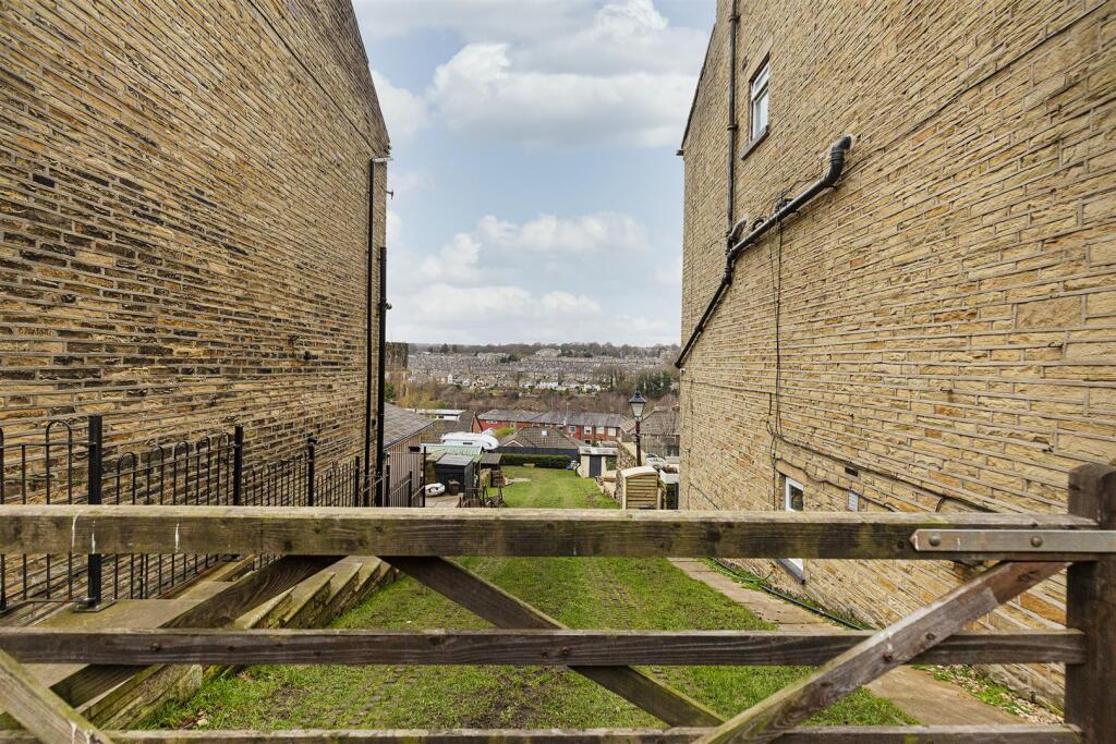 Bramleys Estate Agents - New Lane - Siddal - Halif