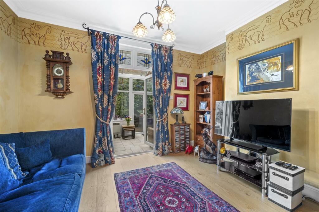 19 Delamere Road, 10.jpg