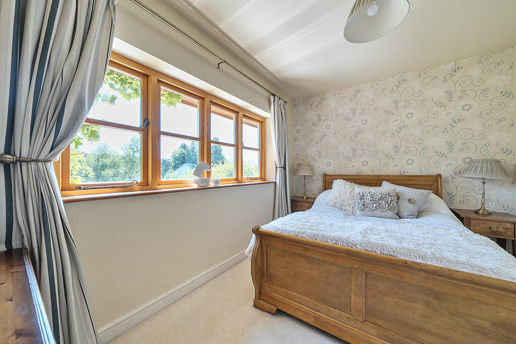 1303673-20-6852dc...