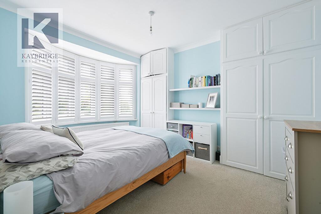 Stoneleigh Avenue, Worcester Park - KT4 8YB