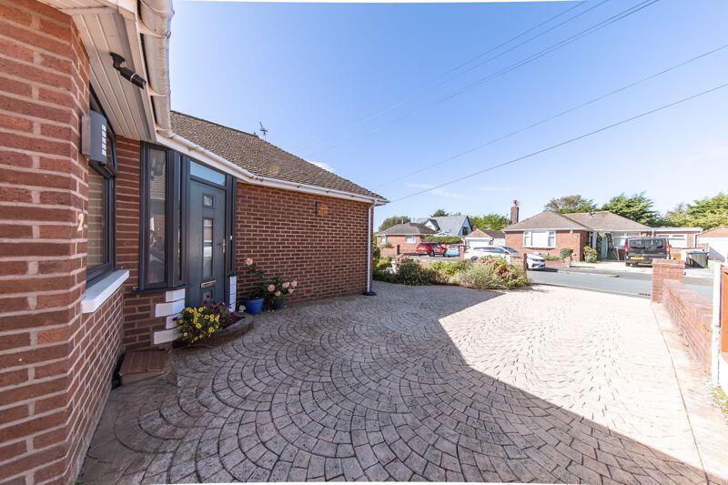 Patterned concrete driveway