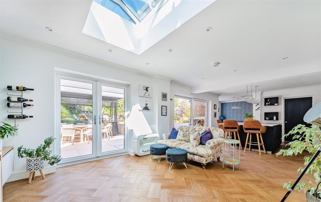 Kitchen/Breakfast Room