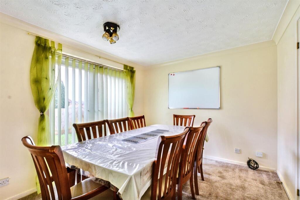 Dining Room_1.jpeg