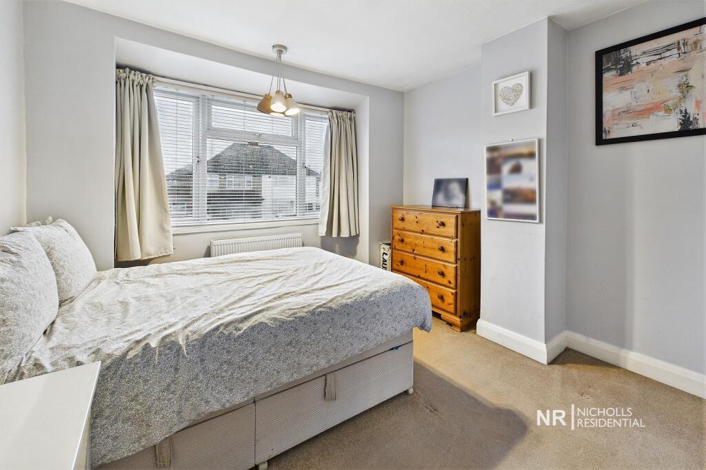 Ashcroft Road, Chessington, Surrey. KT9