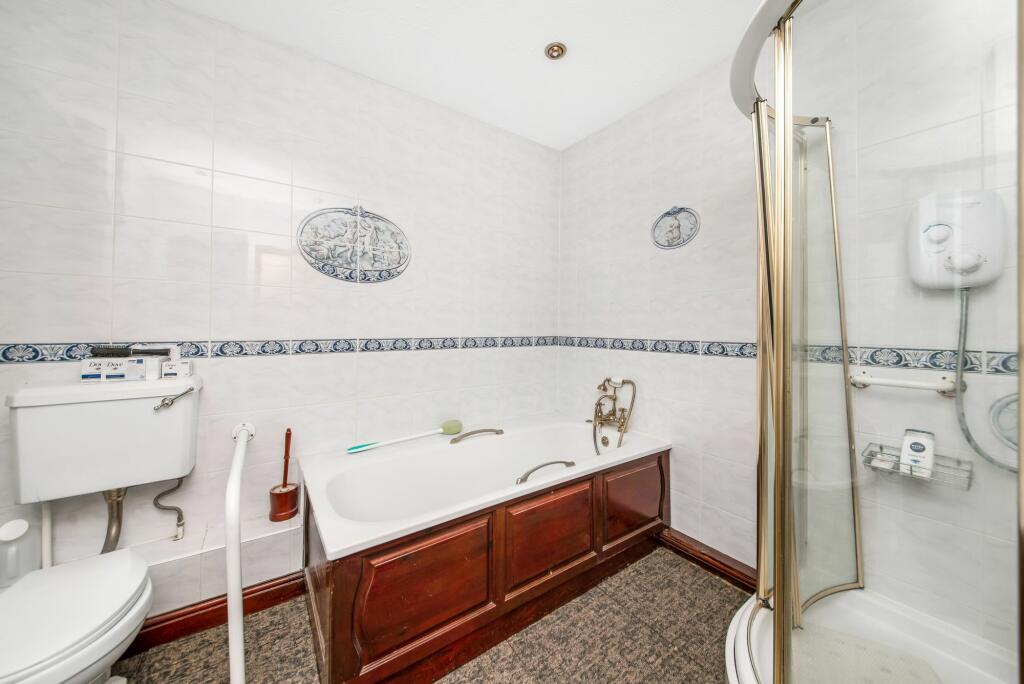 BEDROOM ONE EN-SUITE