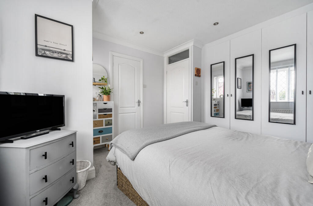 1347990-17-68b804...