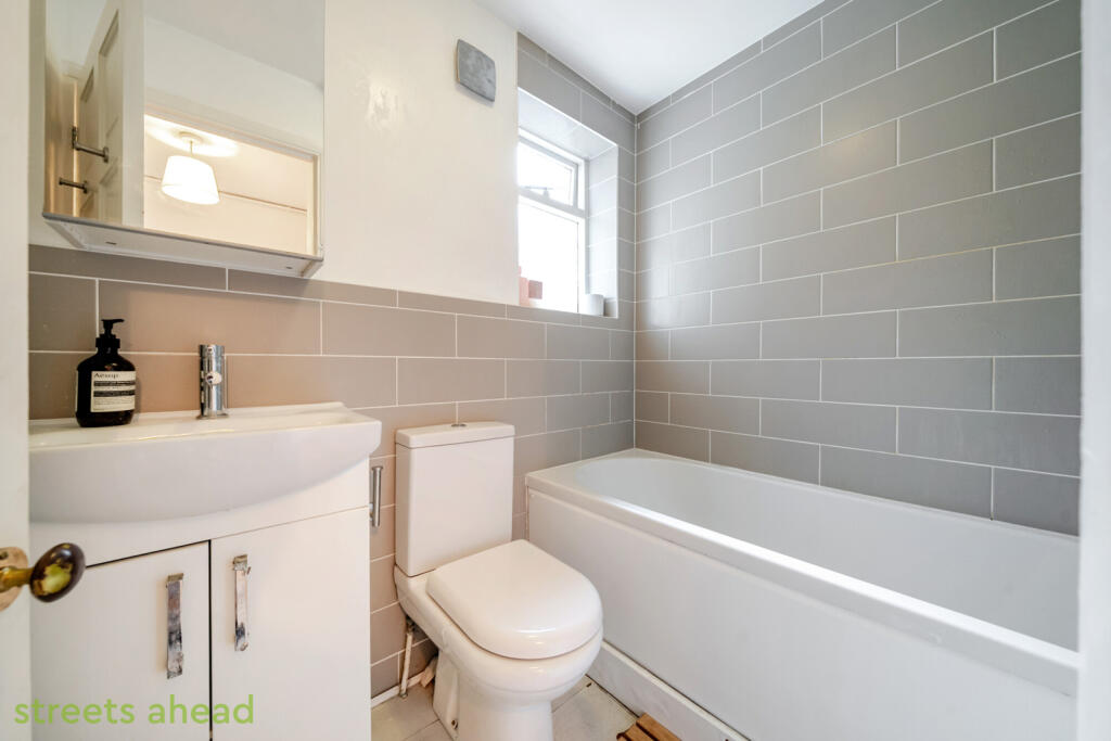 b57ae233-6149-48d...