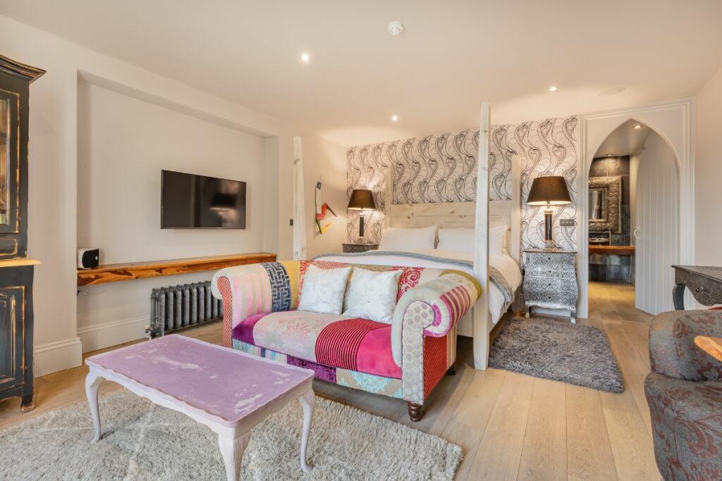 Dawson - Bedroom