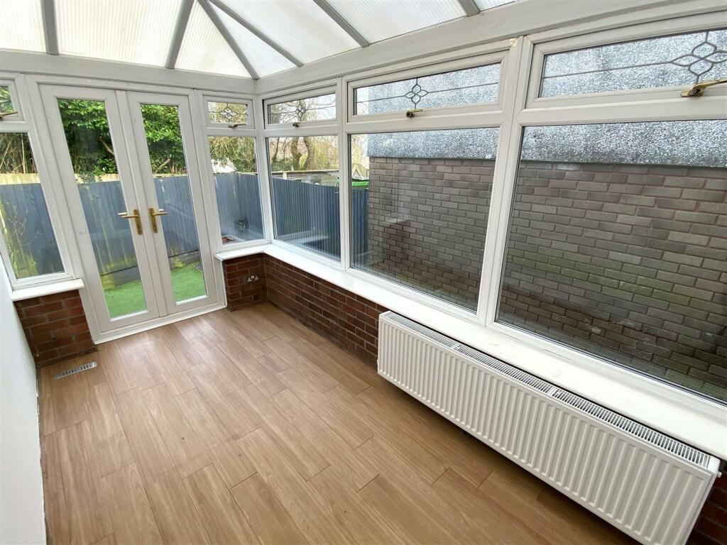 96 Trelawney Parc Conservatory