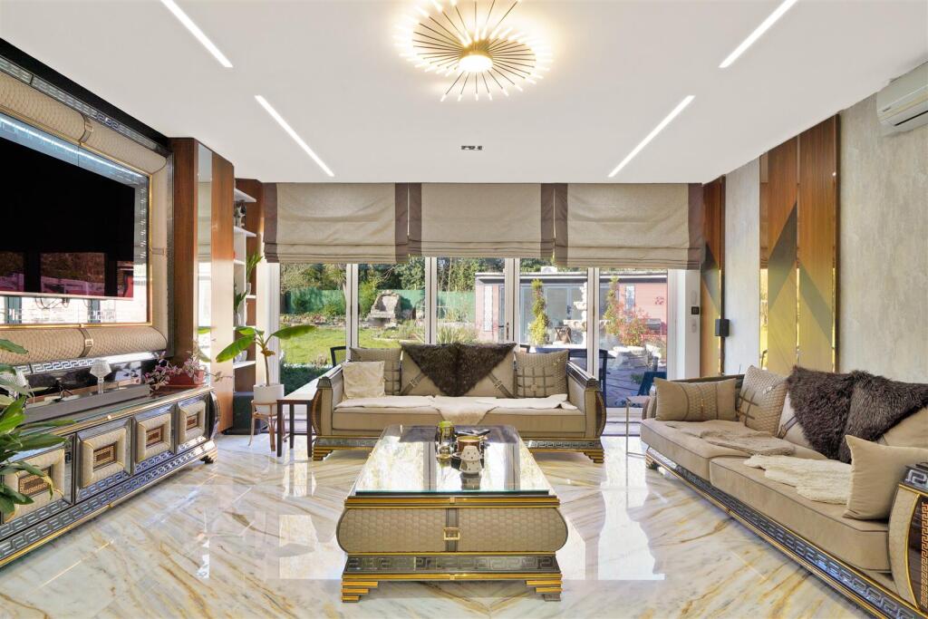 63 Ashness Gardens - e6ZwbPKBACuXUWHYS1v8.jpg