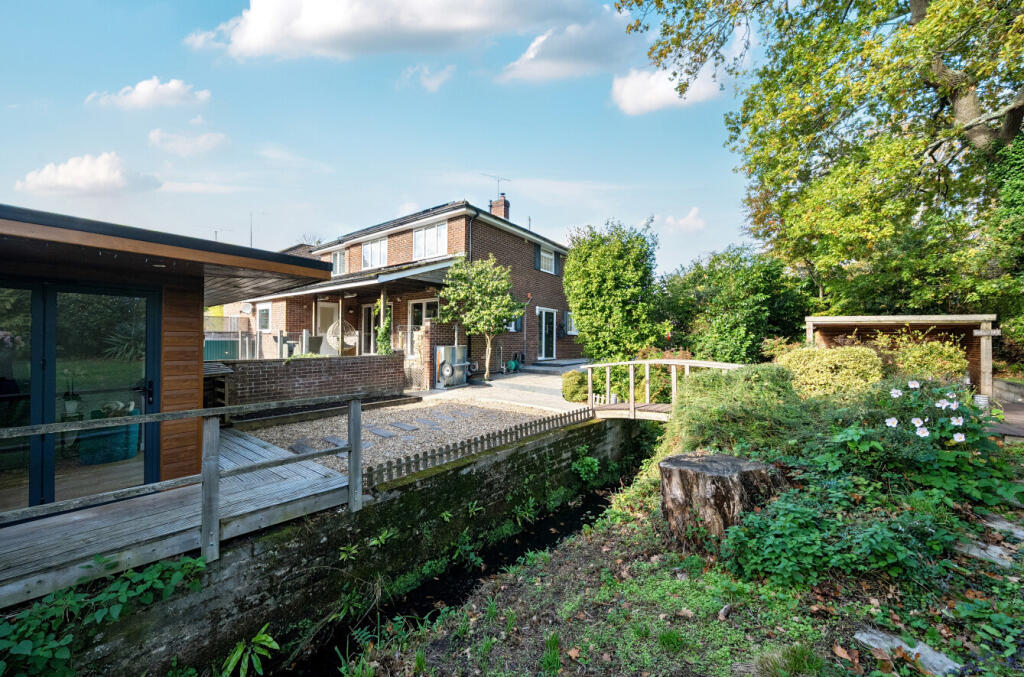 1373216-3-68ff660...