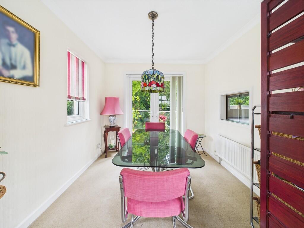 CAM02089G0-PR0483...