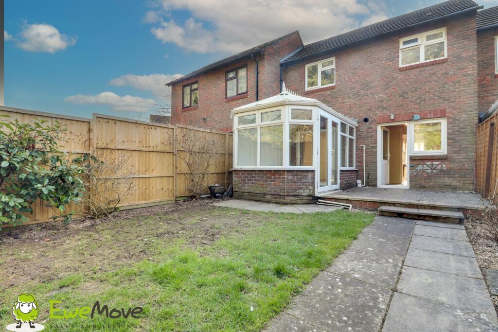 Rear garden at Hawthorn Close by Ben Brind EweMove