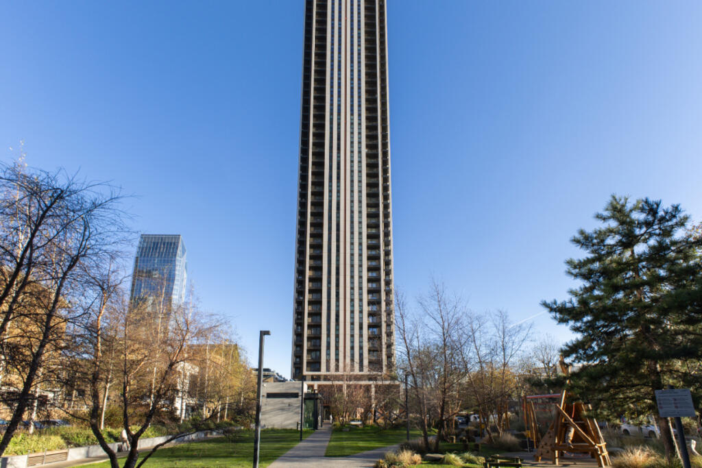 101033_Flat-37.06-222-Marsh-Wall (30).jpg