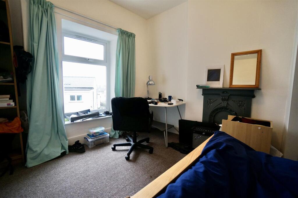 Bed2.1.jpg