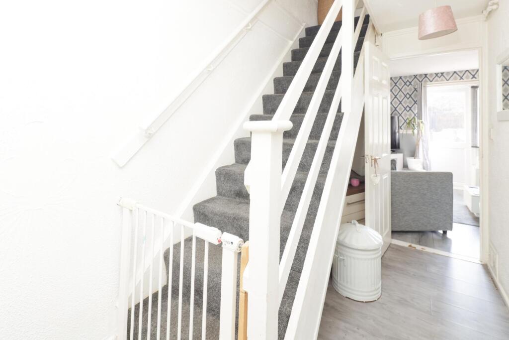 81 Alvis Walk hallway.jpg