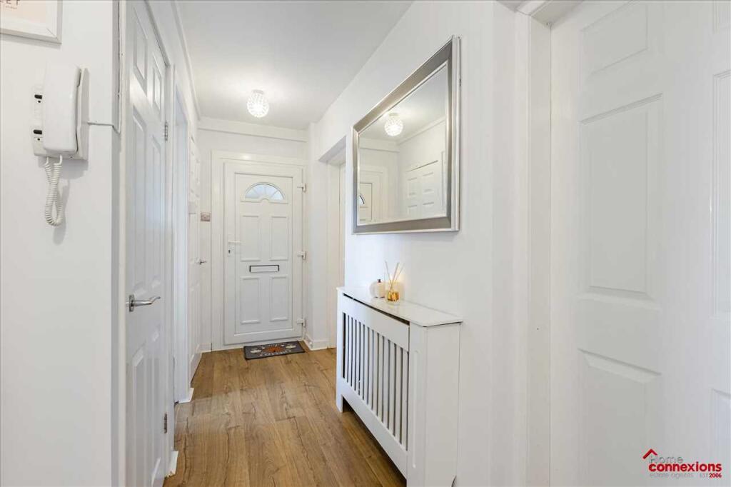 Entrance Hallway (2)