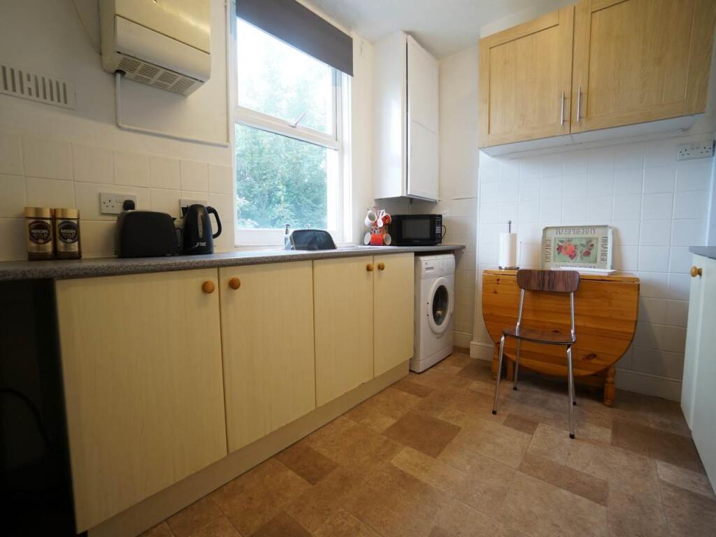 42Caellepa_Kitchen1.JPG