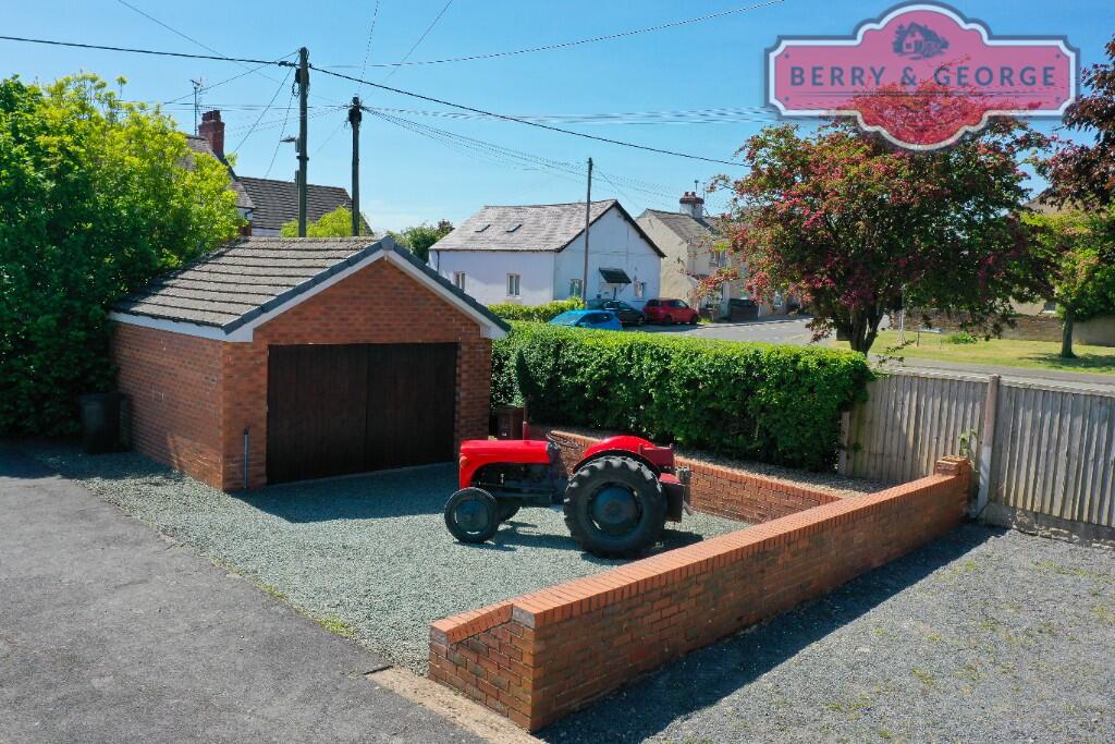 DOUBLE GARAGE