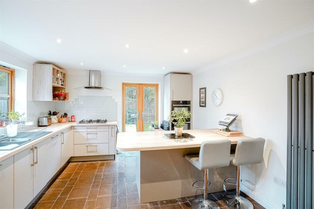 12A Copperfield Way, Burwell-10.jpg