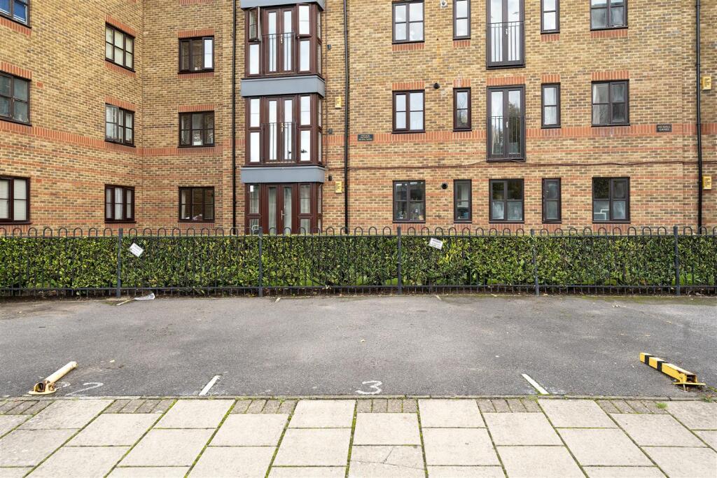 Bentley House, E3