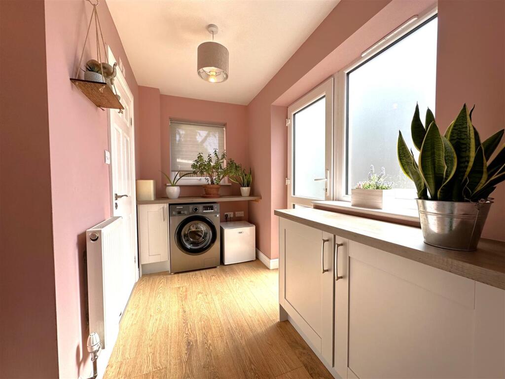 Utility Room 073