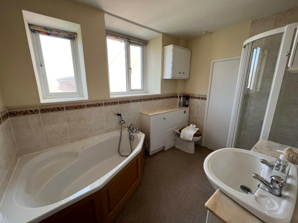 Bath/shower room