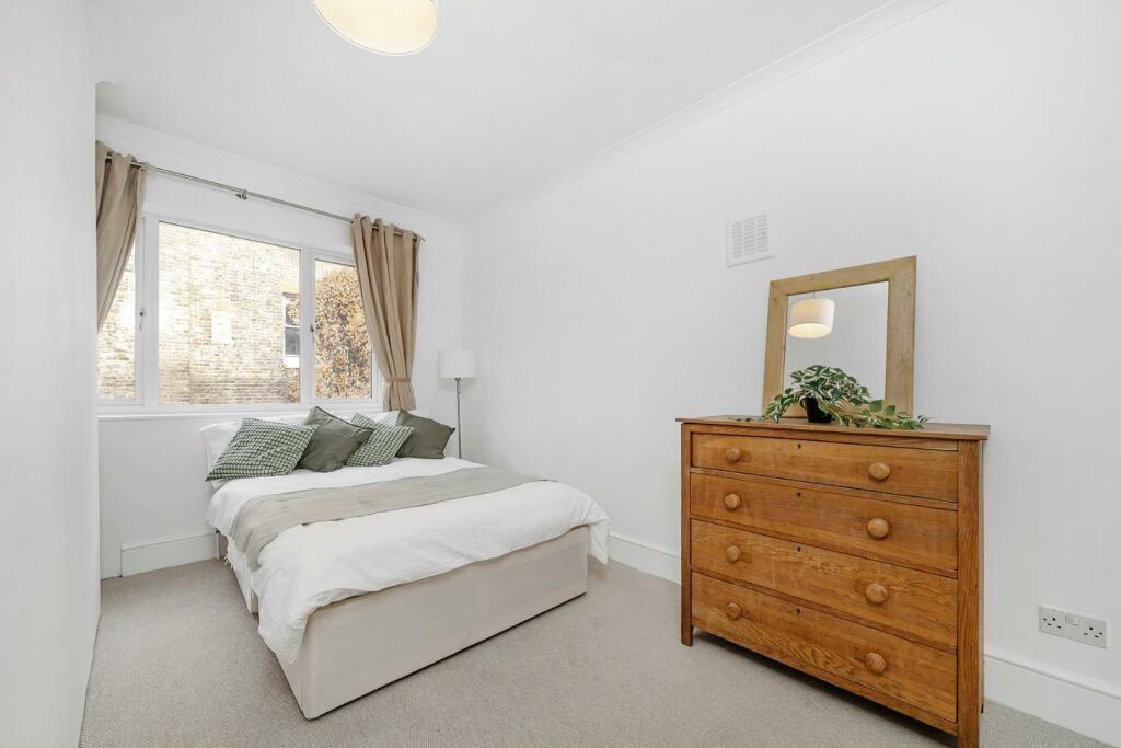 Bedroom 2.JPG