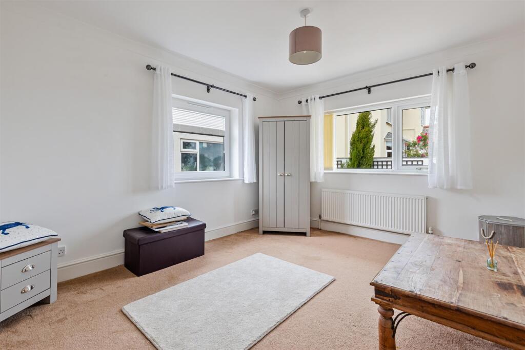 A21 - Pine Lodge Copythorne Road Brixham - 250609.