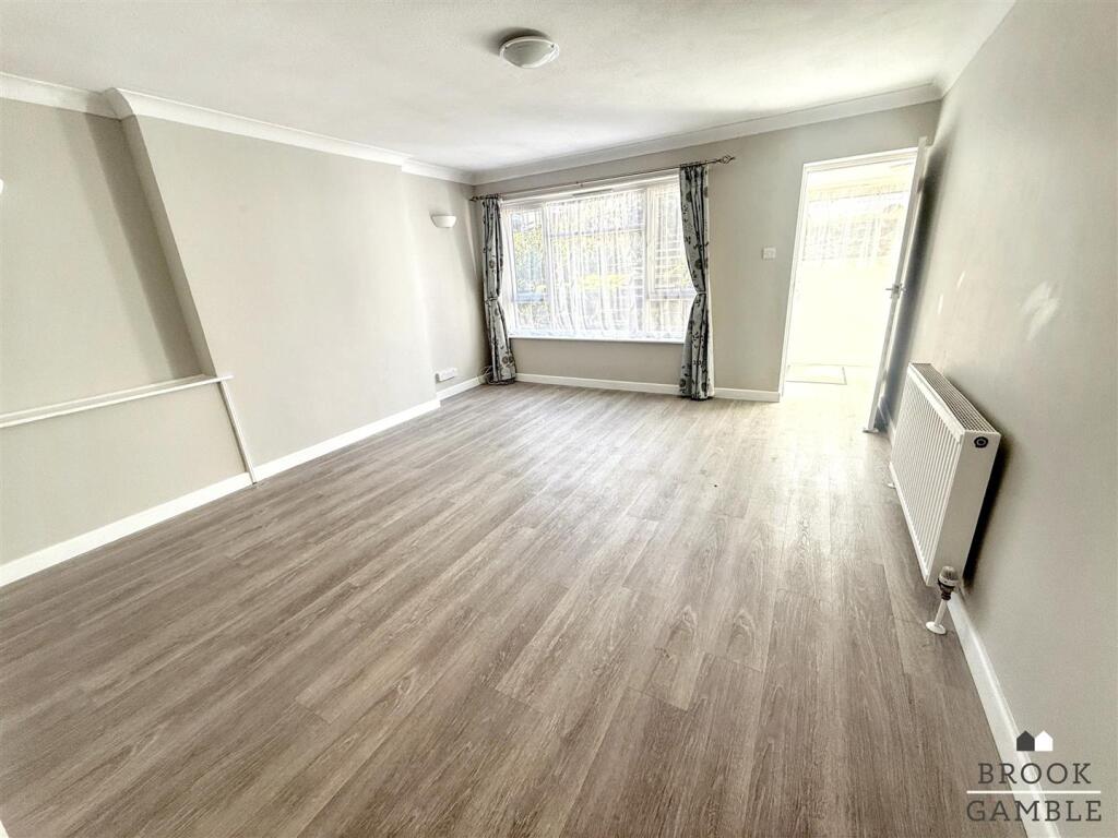 01323 438506