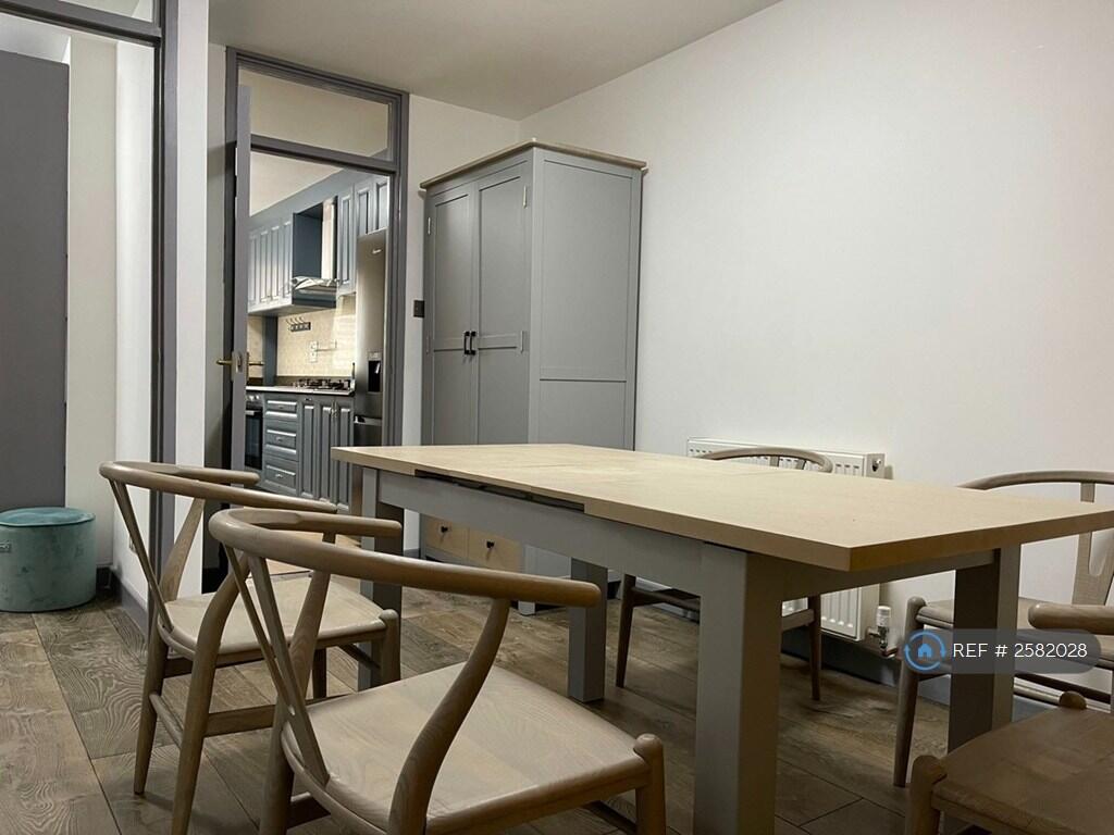 Dinning Table 
