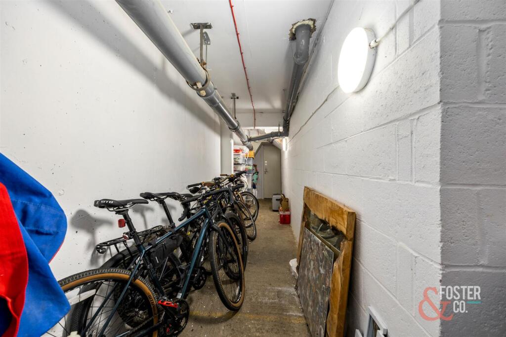 Kingsway, 336 Flat 12-018.jpg