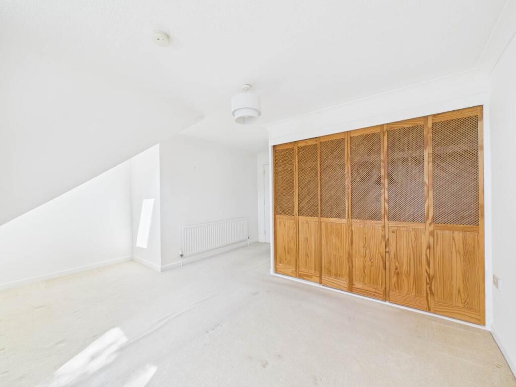 BEDROOM 1 (2)