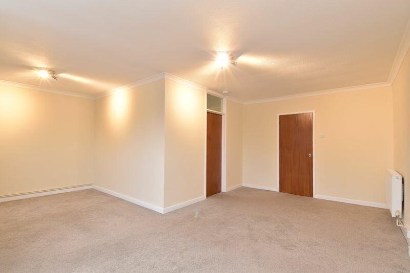 Sitting/dining room