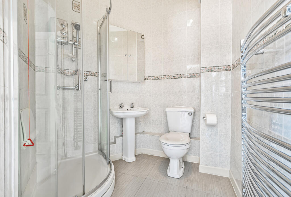 15-681f6b471dca5-...