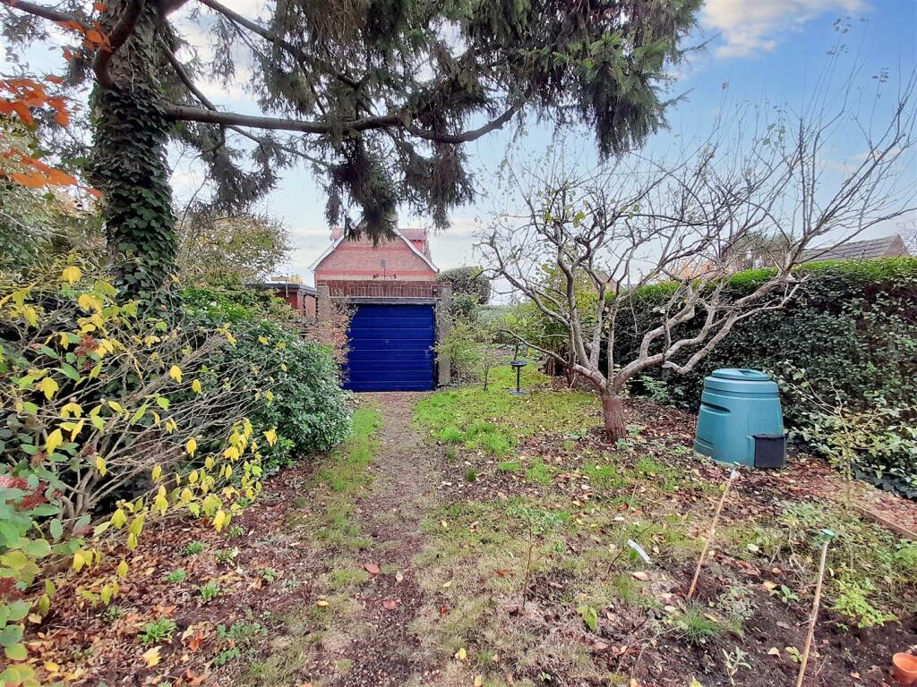 Rear garden 1 new.jpg