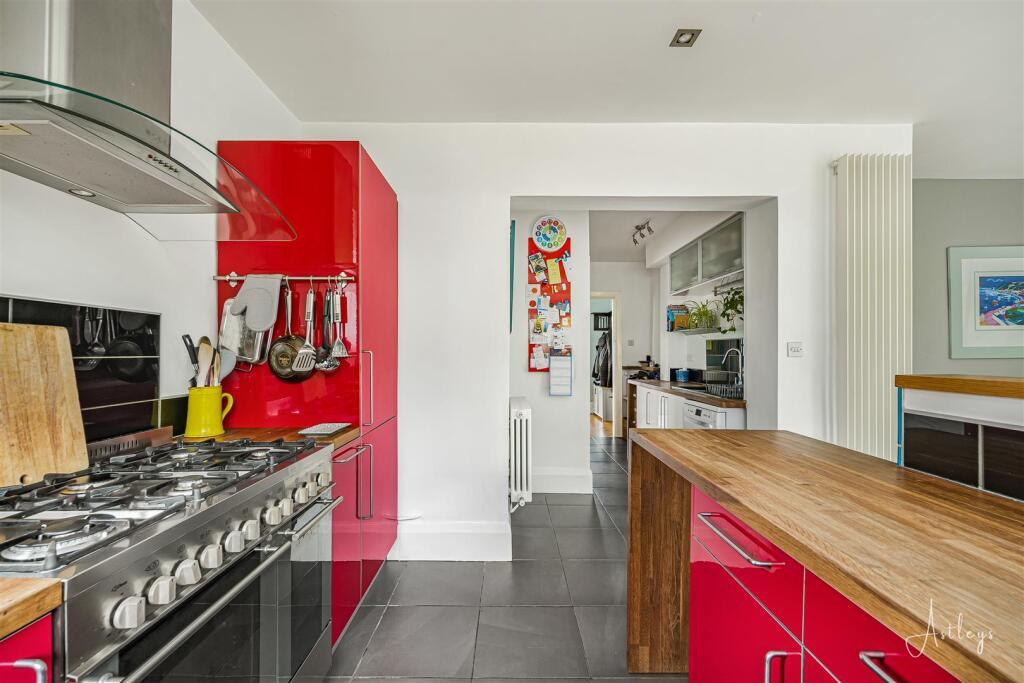 Kitchen/Dining Room