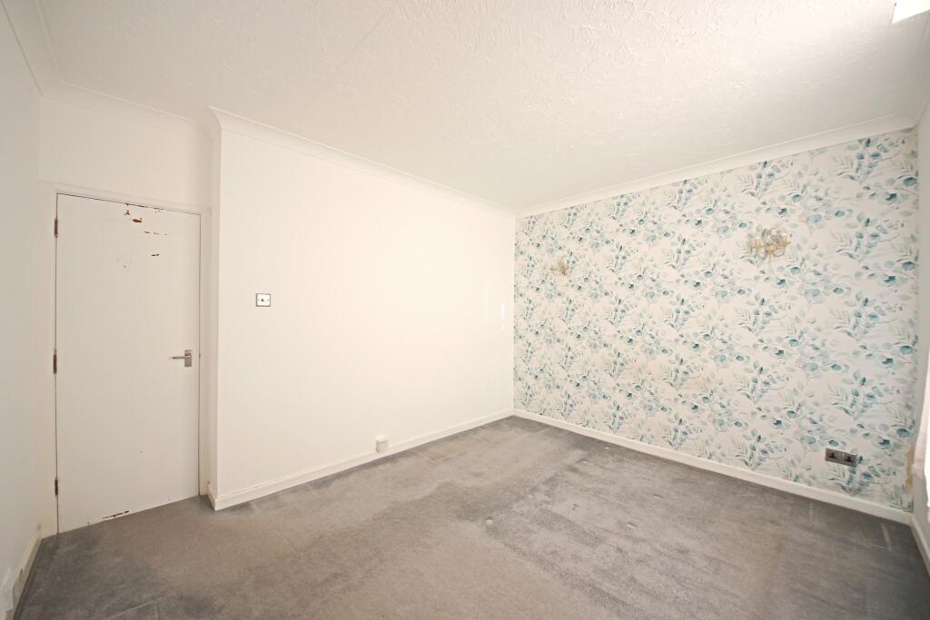 bedroom 1b