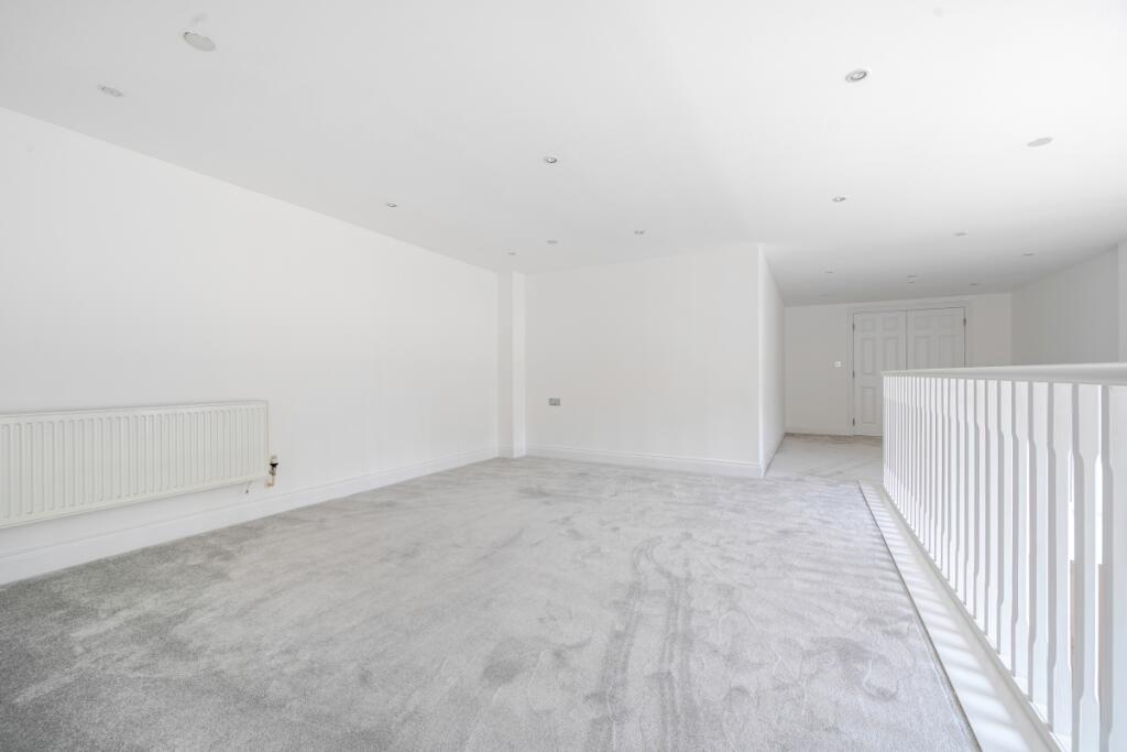 1318409-12-6880f0...