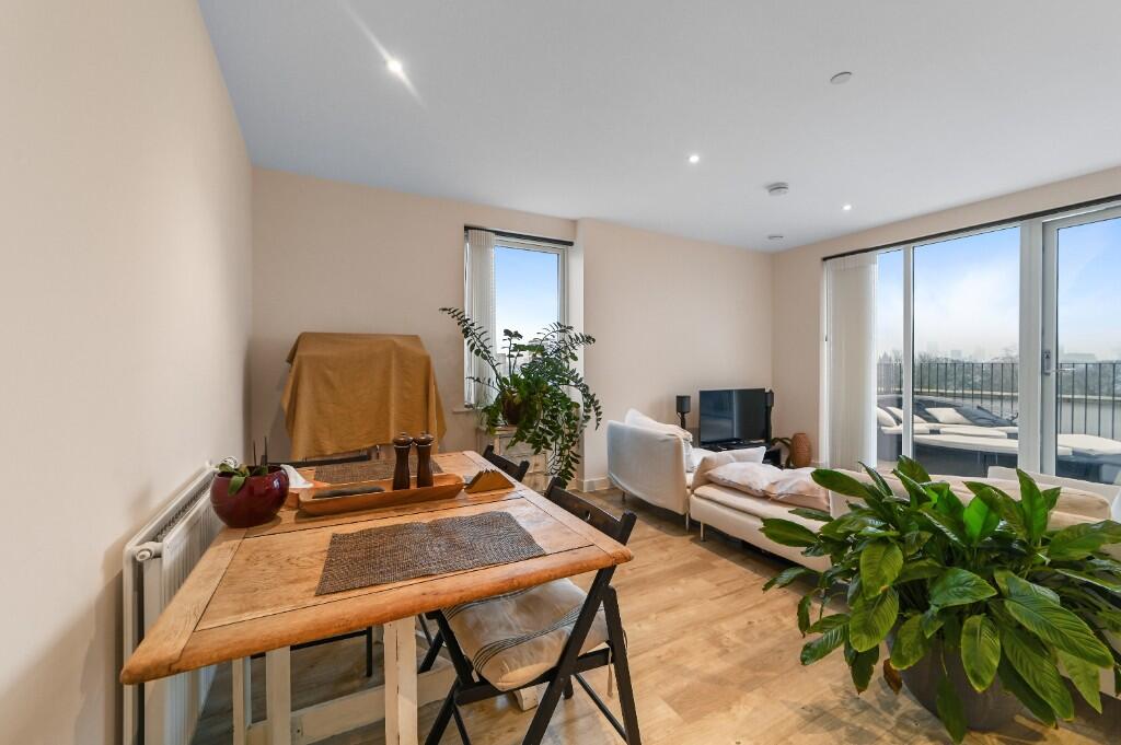 Open Plan Living/Kit