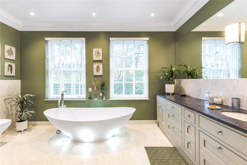 En Suite Bathroom