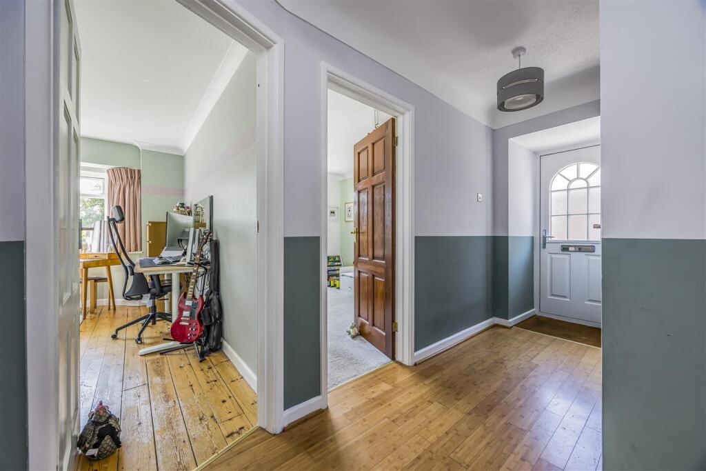 14 Nore Crescent, Emsworth-PorticoMarketing-Nexa-6