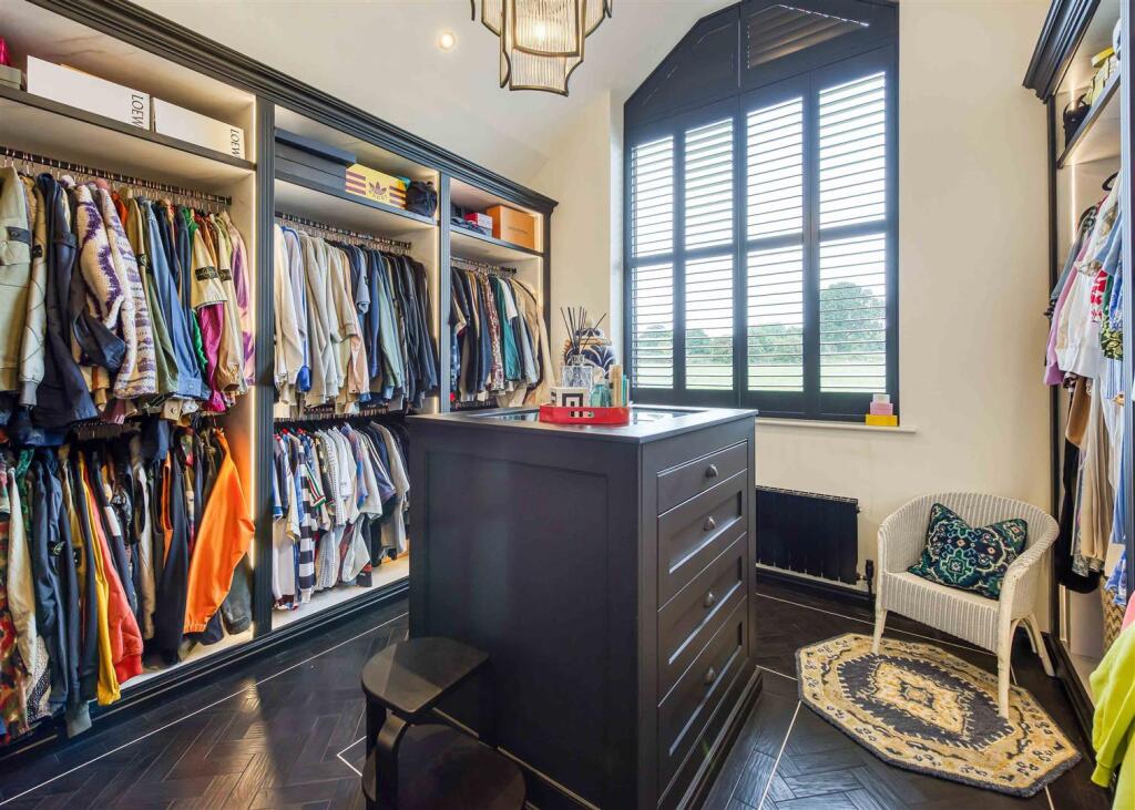 34 Post Office Road-bed1 dressing.jpg