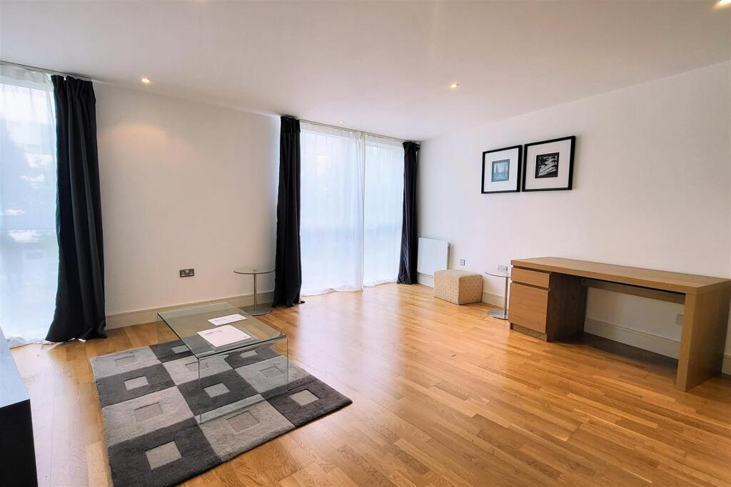 LIVING / DINING AREA