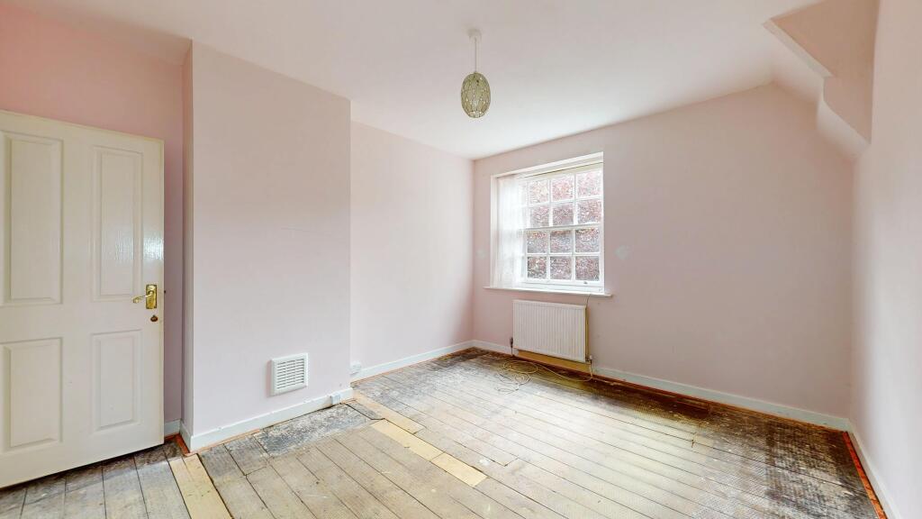 18 Erconwald Street, Acton, London, W12 0BS