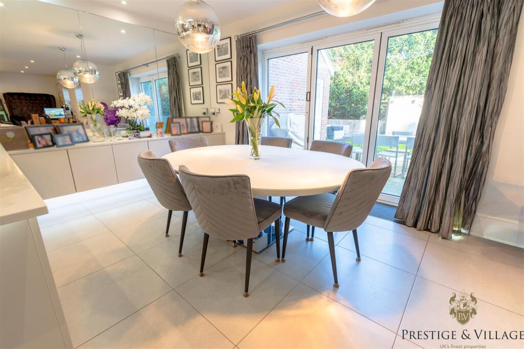 Kitchen / Dining Room